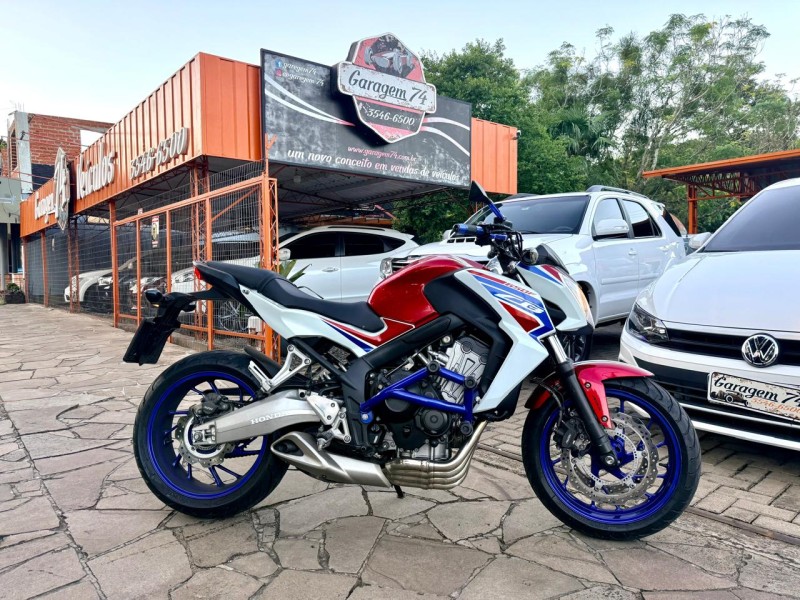 CB 650 F - 2017 - TRêS COROAS