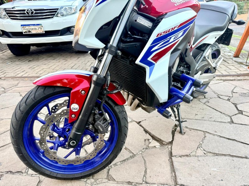 CB 650 F - 2017 - TRêS COROAS