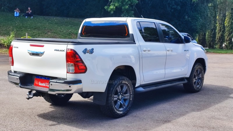 HILUX 2.8 SRV 4X4 CD 16V DIESEL 4P AUTOMÁTICO - 2023 - FARROUPILHA