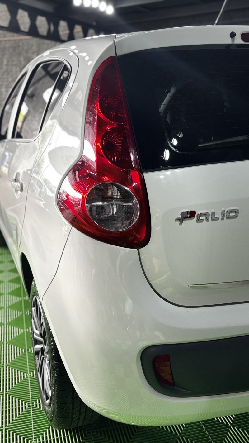 PALIO 1.6 MPI ESSENCE 16V FLEX 4P MANUAL - 2014 - FELIZ
