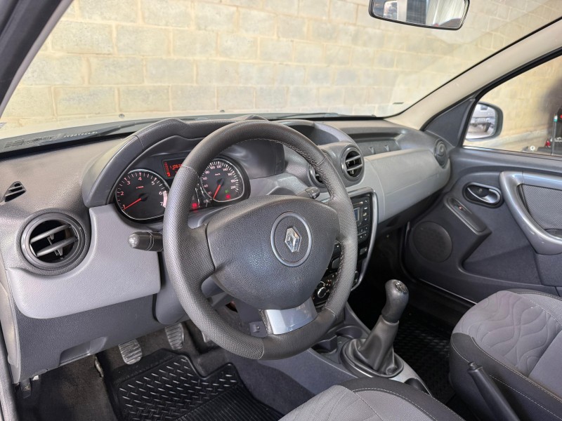 DUSTER 1.6 DYNAMIQUE 4X2 16V FLEX 4P MANUAL - 2014 - CAXIAS DO SUL