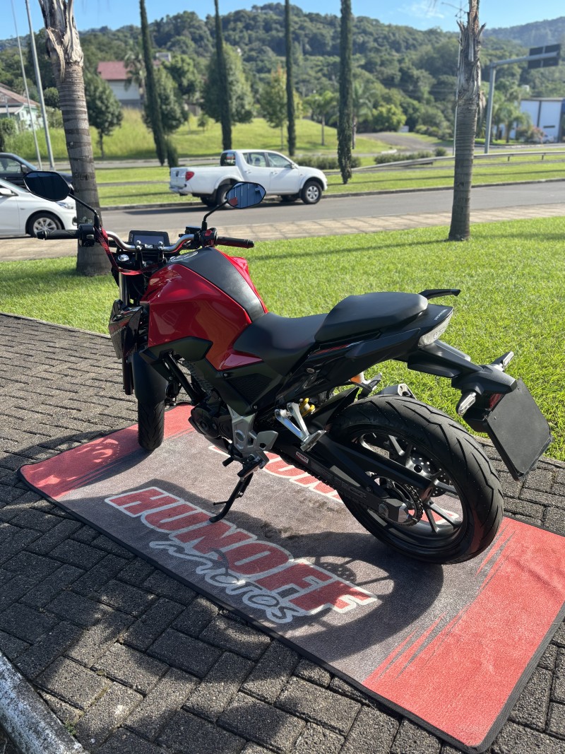 CB 300F TWISTER CBS - 2024 - FELIZ