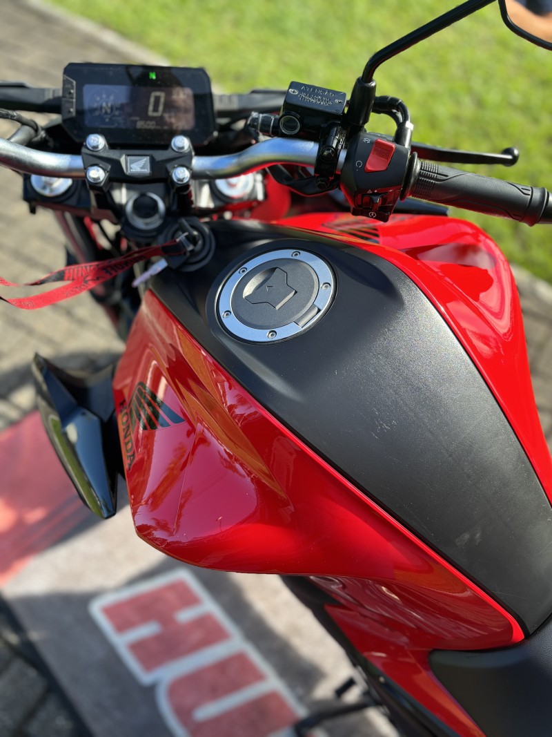 CB 300F TWISTER CBS - 2024 - FELIZ