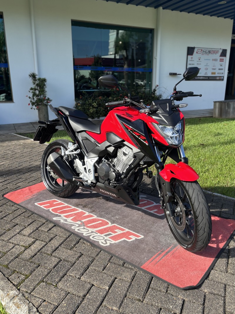 CB 300F TWISTER CBS - 2024 - FELIZ