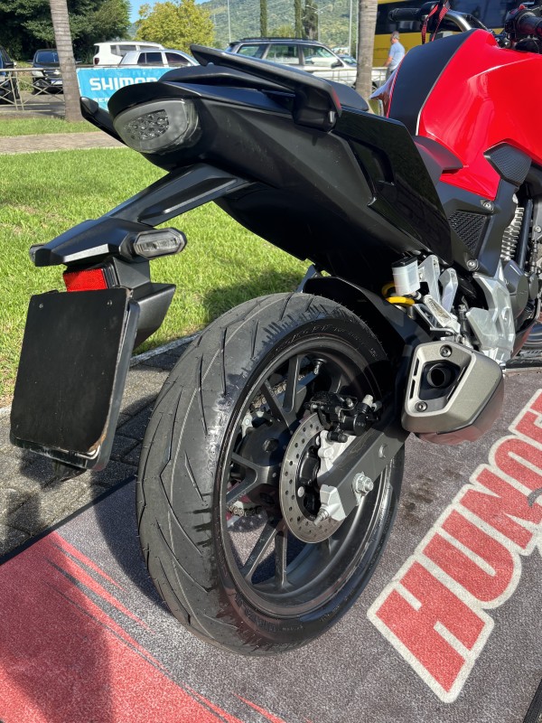 CB 300F TWISTER CBS - 2024 - FELIZ