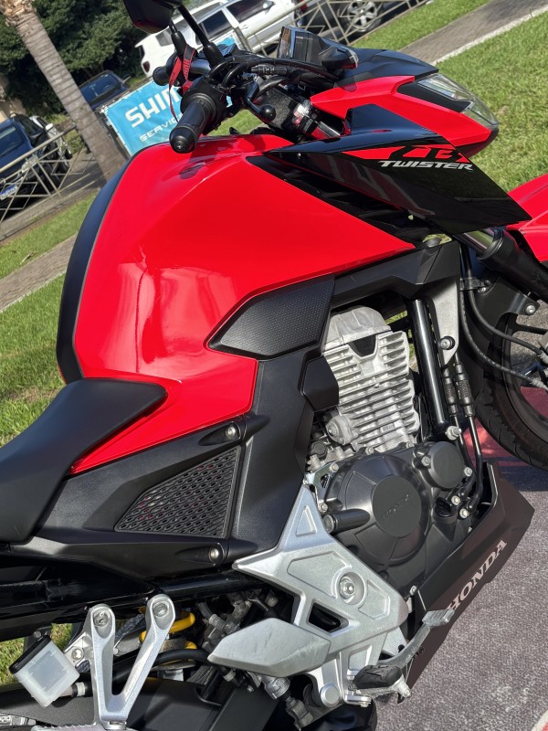 CB 300F TWISTER CBS - 2024 - FELIZ