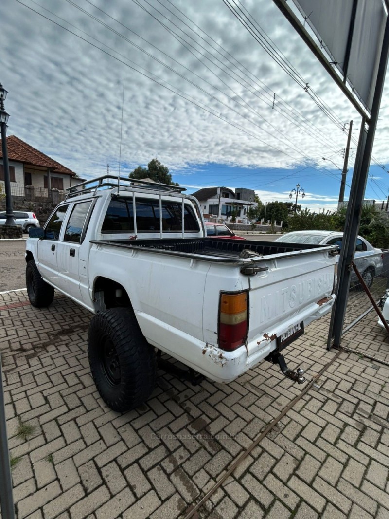 L200 2.5 GL 4X4 CD 8V TURBO DIESEL 4P MANUAL - 2001 - CAMBARá DO SUL