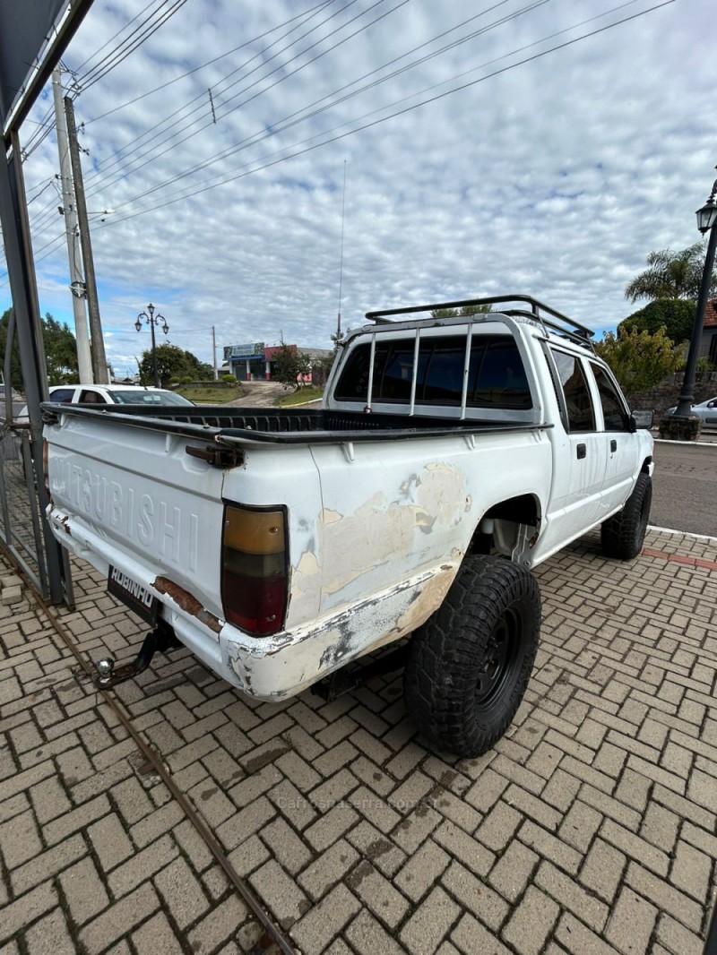L200 2.5 GL 4X4 CD 8V TURBO DIESEL 4P MANUAL - 2001 - CAMBARá DO SUL