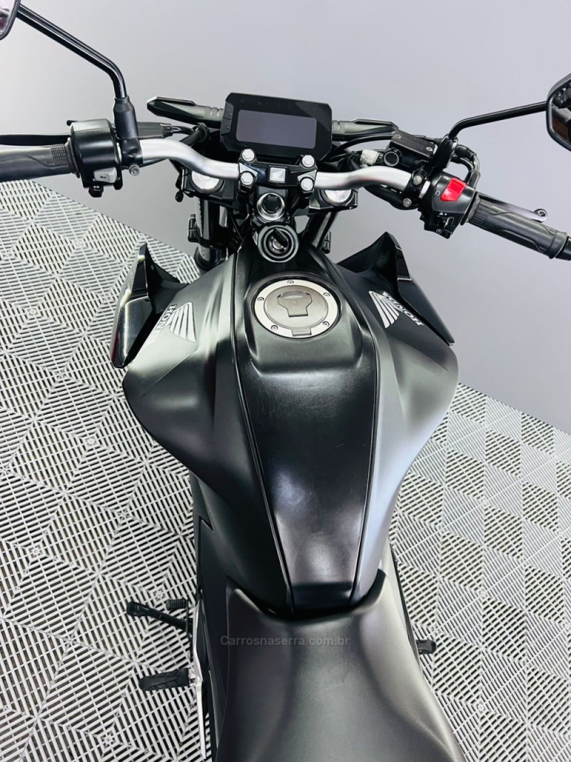 CB 300F TWISTER  - 2023 - CAMPO BOM