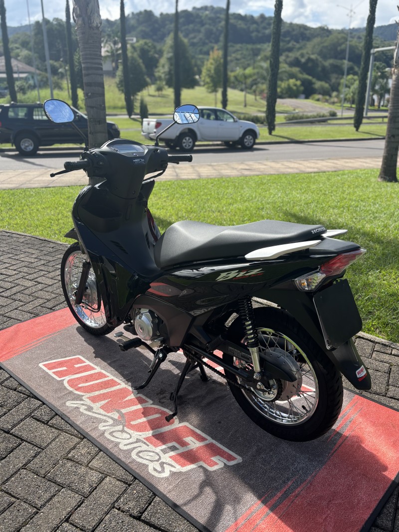 BIZ 125 ES - 2025 - FELIZ