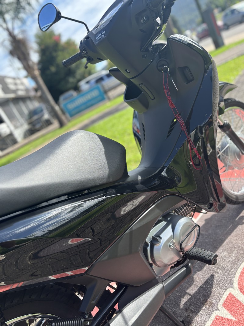 BIZ 125 ES - 2025 - FELIZ