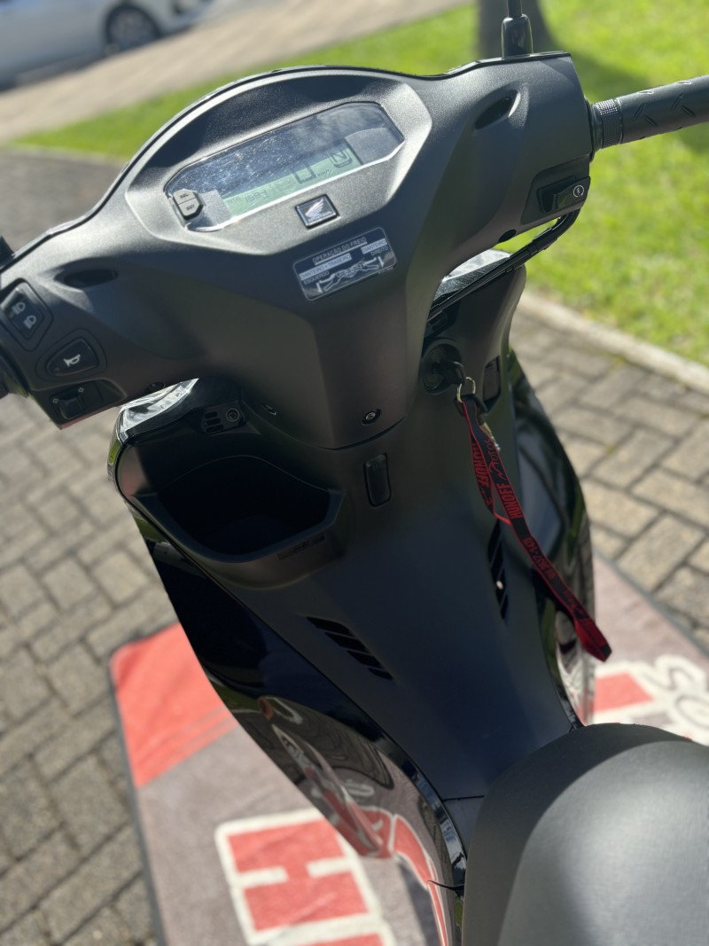 BIZ 125 ES - 2025 - FELIZ