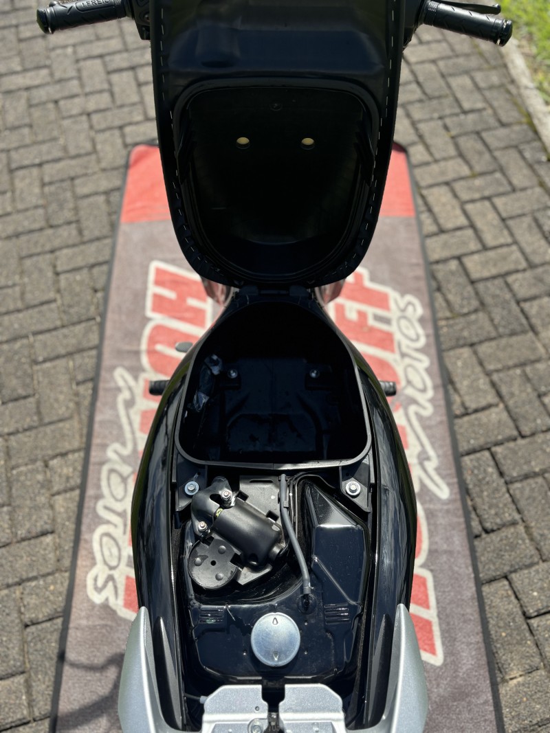 BIZ 125 ES - 2025 - FELIZ