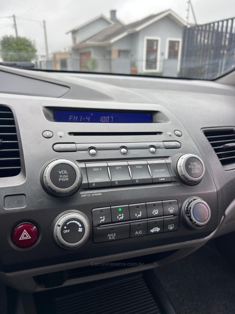 CIVIC 1.8 LXL SE 16V FLEX 4P MANUAL - 2010 - VENâNCIO AIRES