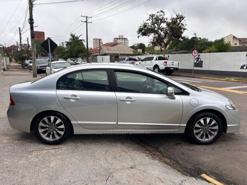 CIVIC 1.8 LXL SE 16V FLEX 4P MANUAL - 2010 - VENâNCIO AIRES