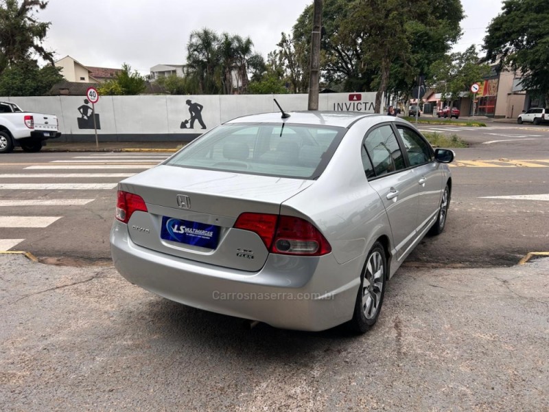 CIVIC 1.8 LXL SE 16V FLEX 4P MANUAL - 2010 - VENâNCIO AIRES