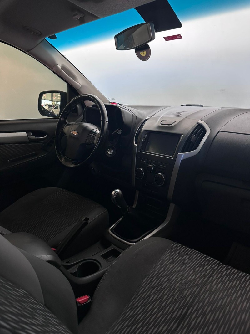 S10 2.8 LT 4X2 CD 16V TURBO DIESEL 4P MANUAL - 2013 - FARROUPILHA