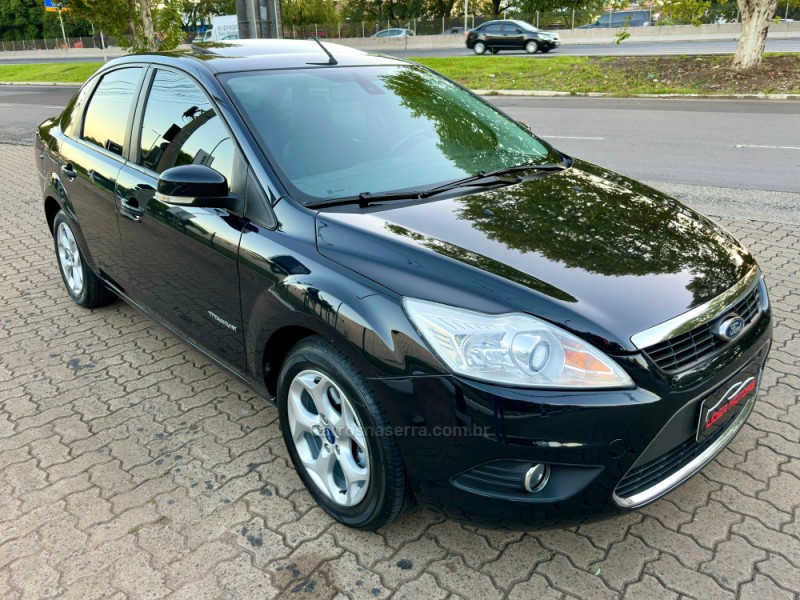 FOCUS 2.0 TITANIUM PLUS SEDAN 16V FLEX 4P AUTOMÁTICO - 2013 - ESTâNCIA VELHA