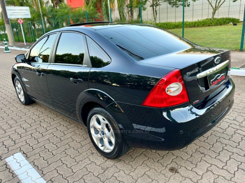 FOCUS 2.0 TITANIUM PLUS SEDAN 16V FLEX 4P AUTOMÁTICO - 2013 - ESTâNCIA VELHA