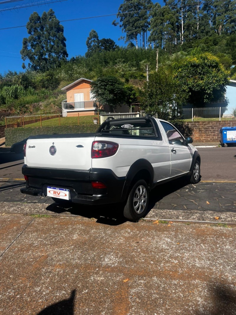 STRADA 1.4 MPI HARD WORKING CS 8V FLEX 2P MANUAL - 2016 - CARLOS BARBOSA