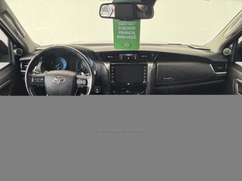 HILUX SW4 2.8 SRX 4X4 7 LUGARES 16V TURBO INTERCOOLER DIESEL 4P AUTOMÁTICO - 2021 - CAXIAS DO SUL