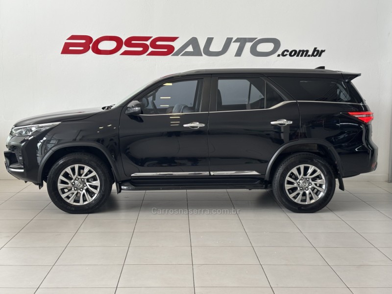 HILUX SW4 2.8 SRX 4X4 7 LUGARES 16V TURBO INTERCOOLER DIESEL 4P AUTOMÁTICO - 2021 - CAXIAS DO SUL