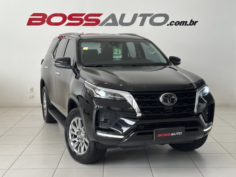 HILUX SW4 2.8 SRX 4X4 7 LUGARES 16V TURBO INTERCOOLER DIESEL 4P AUTOMÁTICO - 2021 - CAXIAS DO SUL