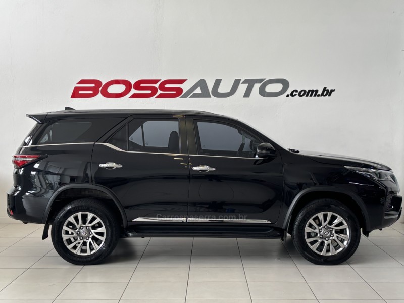 HILUX SW4 2.8 SRX 4X4 7 LUGARES 16V TURBO INTERCOOLER DIESEL 4P AUTOMÁTICO - 2021 - CAXIAS DO SUL