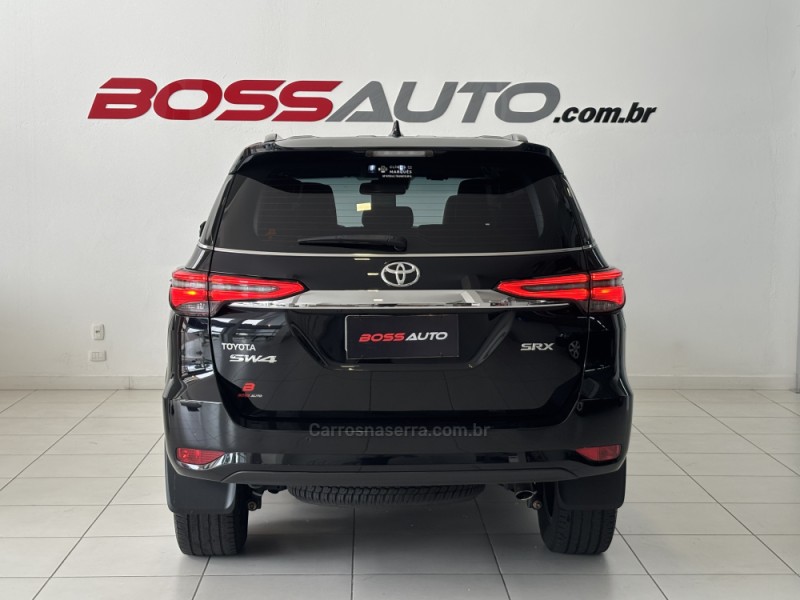 HILUX SW4 2.8 SRX 4X4 7 LUGARES 16V TURBO INTERCOOLER DIESEL 4P AUTOMÁTICO - 2021 - CAXIAS DO SUL