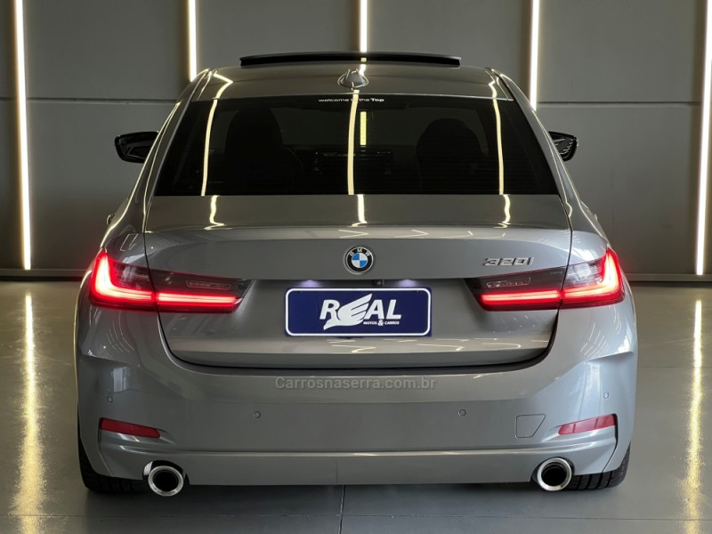 320I 2.0 SPORT GP 16V TURBO ACTIVE FLEX 4P AUTOMÁTICO - 2023 - SAPIRANGA