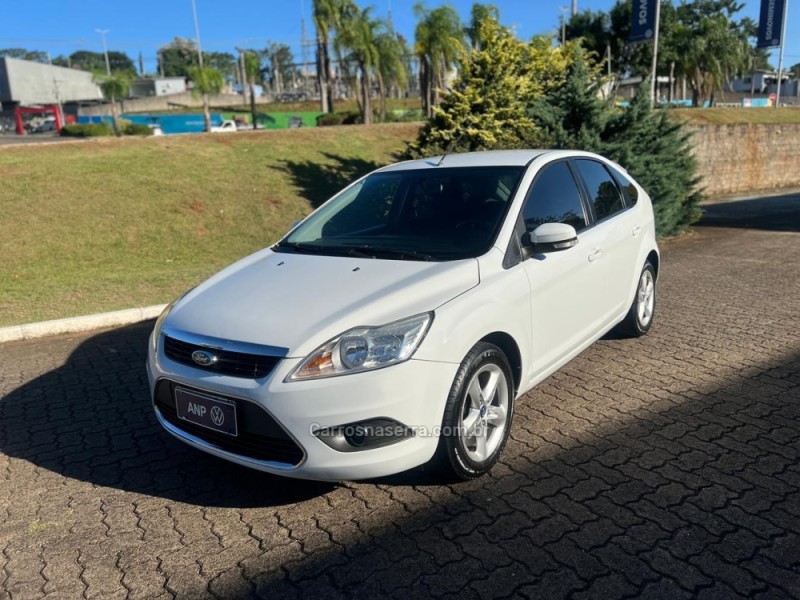 FOCUS 1.6 8V GASOLINA 4P MANUAL - 2013 - NOVA PETRóPOLIS