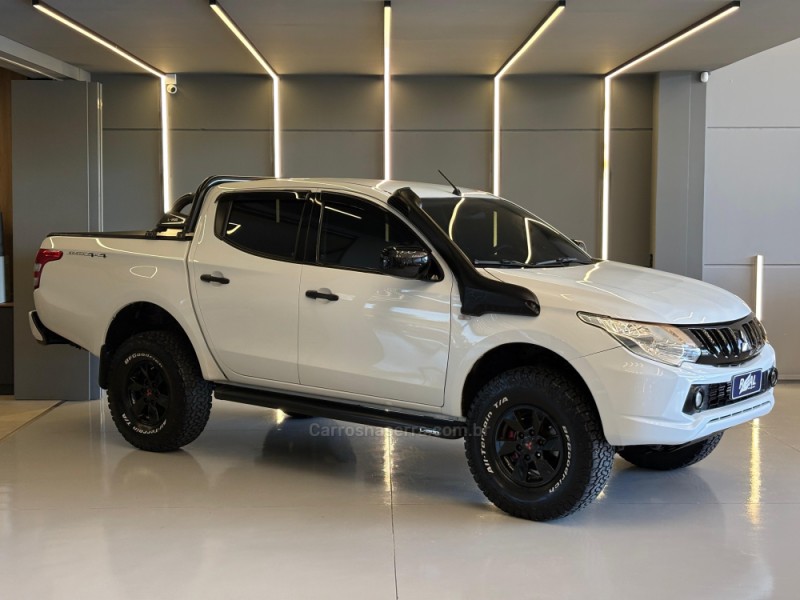 L200 2.4 16V CD 4X4 GL SPORT TURBO DIESEL 4P MANUAL - 2022 - SAPIRANGA