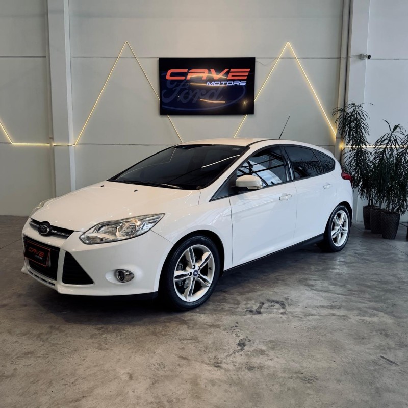 FOCUS 2.0 SE HATCH 16V FLEX 4P AUTO - 2015 - CAXIAS DO SUL