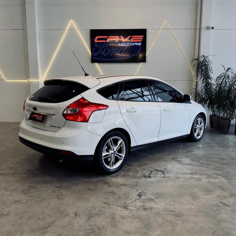 FOCUS 2.0 SE HATCH 16V FLEX 4P AUTO - 2015 - CAXIAS DO SUL