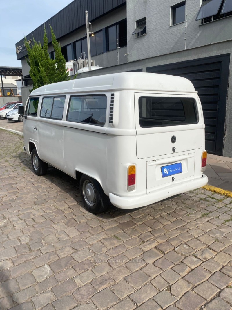 KOMBI 1.6 STD 8V GASOLINA 3P MANUAL - 2005 - CAXIAS DO SUL