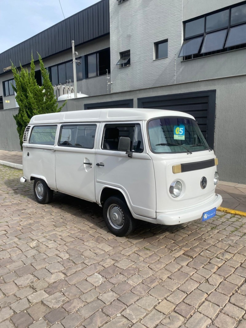 kombi 1.6 std 8v gasolina 3p manual 2005 caxias do sul