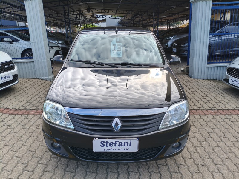 LOGAN 1.0 EXPRESSION 16V FLEX 4P MANUAL - 2013 - BOM PRINCíPIO