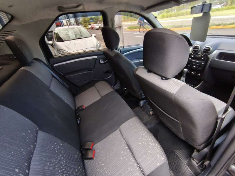 LOGAN 1.0 EXPRESSION 16V FLEX 4P MANUAL - 2013 - BOM PRINCíPIO