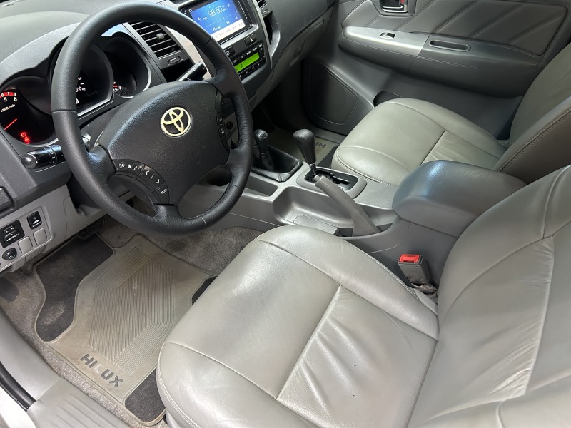 HILUX 3.0 SRV 4X4 CD 16V TURBO INTERCOOLER DIESEL 4P AUTOMÁTICO - 2011 - CAXIAS DO SUL