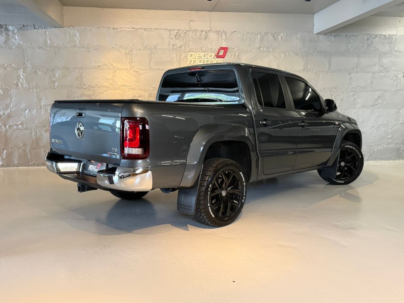 AMAROK 3.0 V6 TDI HIGHLINE CD DIESEL 4MOTION AUTOMÁTICO - 2022 - CAXIAS DO SUL
