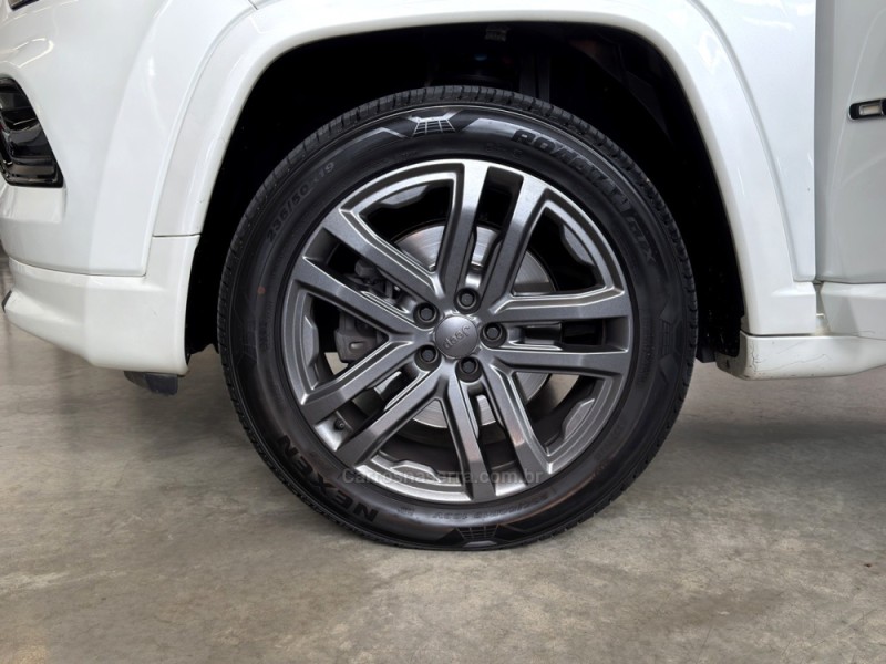 COMPASS 2.0 OVERLAND HURRICANE 4X4 TURBO GASOLINA 4P AUTOMÁTICO - 2025 - BENTO GONçALVES