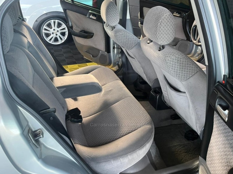 ASTRA 2.0 MPFI CD 8V GASOLINA 4P MANUAL - 2004 - CAXIAS DO SUL