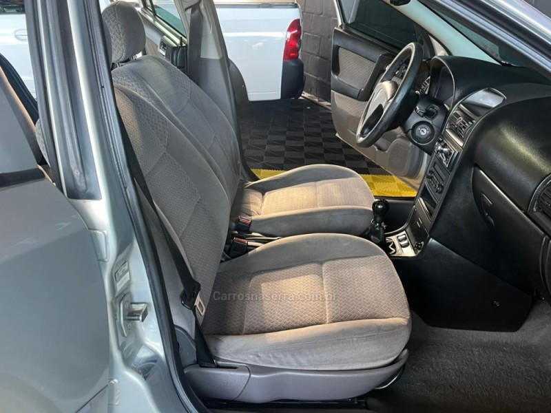 ASTRA 2.0 MPFI CD 8V GASOLINA 4P MANUAL - 2004 - CAXIAS DO SUL