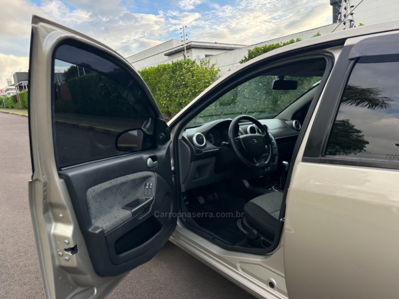 FIESTA 1.6 MPI CLASS 8V GASOLINA 4P MANUAL - 2011 - SãO LEOPOLDO