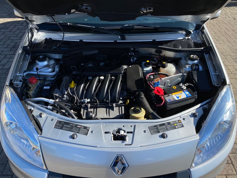 SANDERO 1.6 PRIVILÉGE 16V FLEX 4P AUTOMÁTICO - 2013 - CAXIAS DO SUL