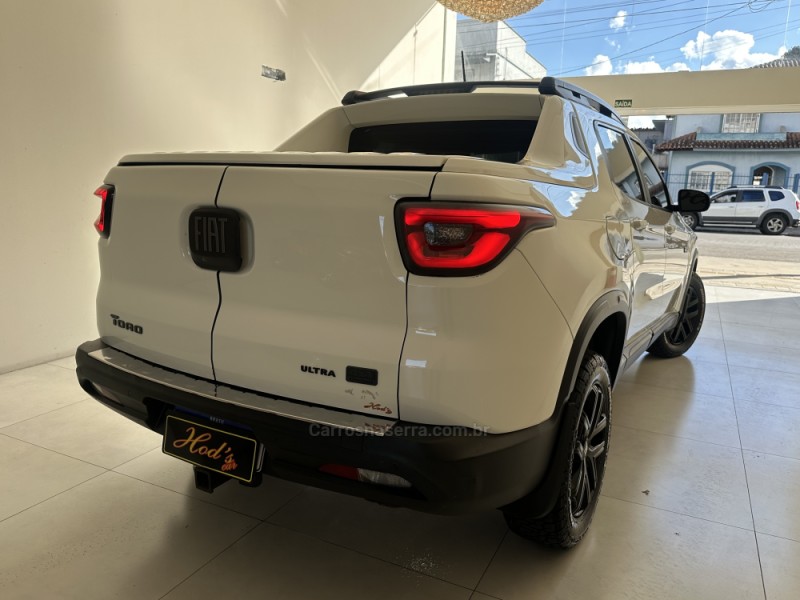 TORO 2.0 16V ULTRA 4X4 AT9 DIESEL 4P AUTOMÁTICO - 2022 - CANELA