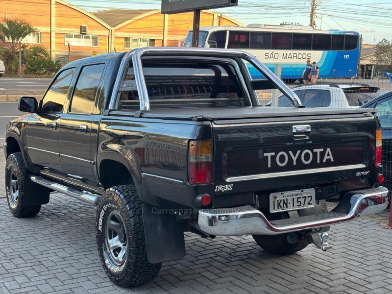 HILUX 3.0 SRV 4X2 CD 8V DIESEL 4P MANUAL - 2002 - CAXIAS DO SUL