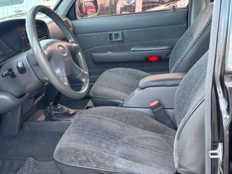 HILUX 3.0 SRV 4X2 CD 8V DIESEL 4P MANUAL - 2002 - CAXIAS DO SUL