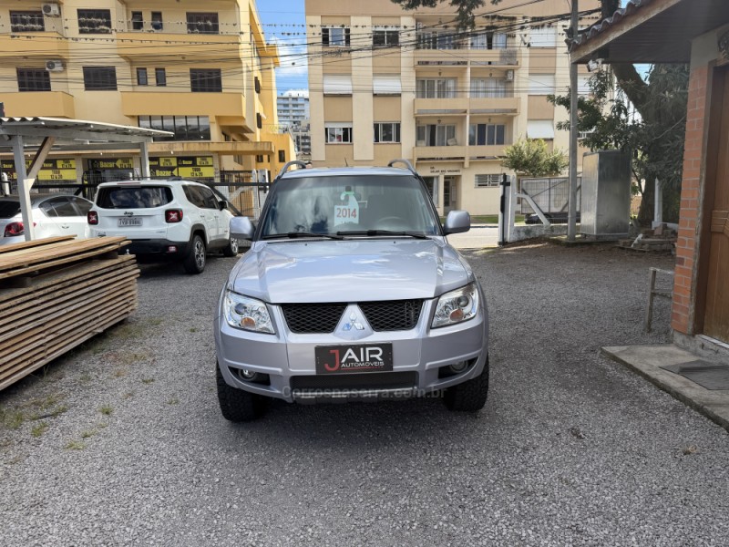 PAJERO TR4 2.0 4X2 16V 140CV FLEX 4P MANUAL - 2014 - GARIBALDI