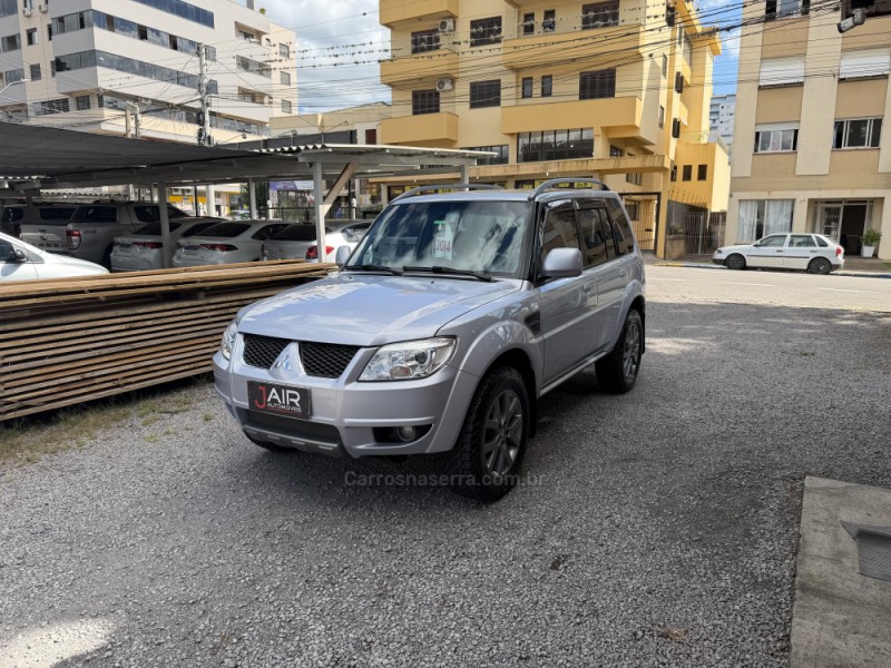PAJERO TR4 2.0 4X2 16V 140CV FLEX 4P MANUAL - 2014 - GARIBALDI